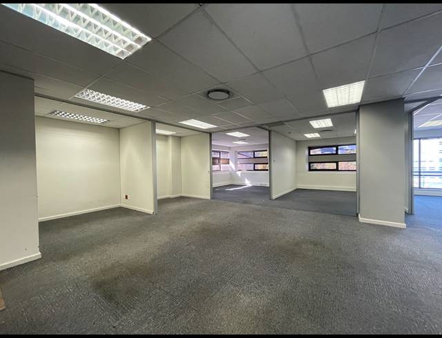 1,502M² OFFICE TO LET IN SANDTON CENTRAL